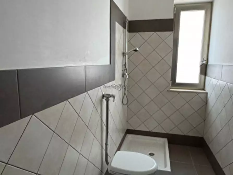 Immagine 27 di Negozio in vendita  a Modica