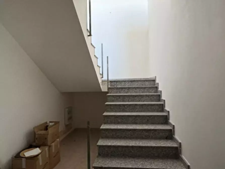 Immagine 30 di Negozio in vendita  a Modica