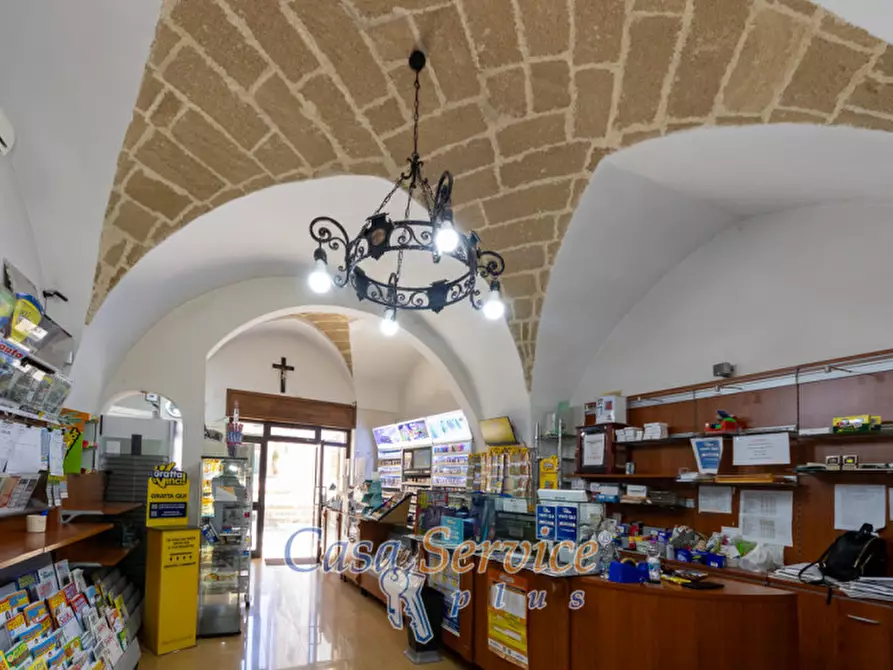 Immagine 2 di Attività commerciale in vendita  in Via Roma a Alezio