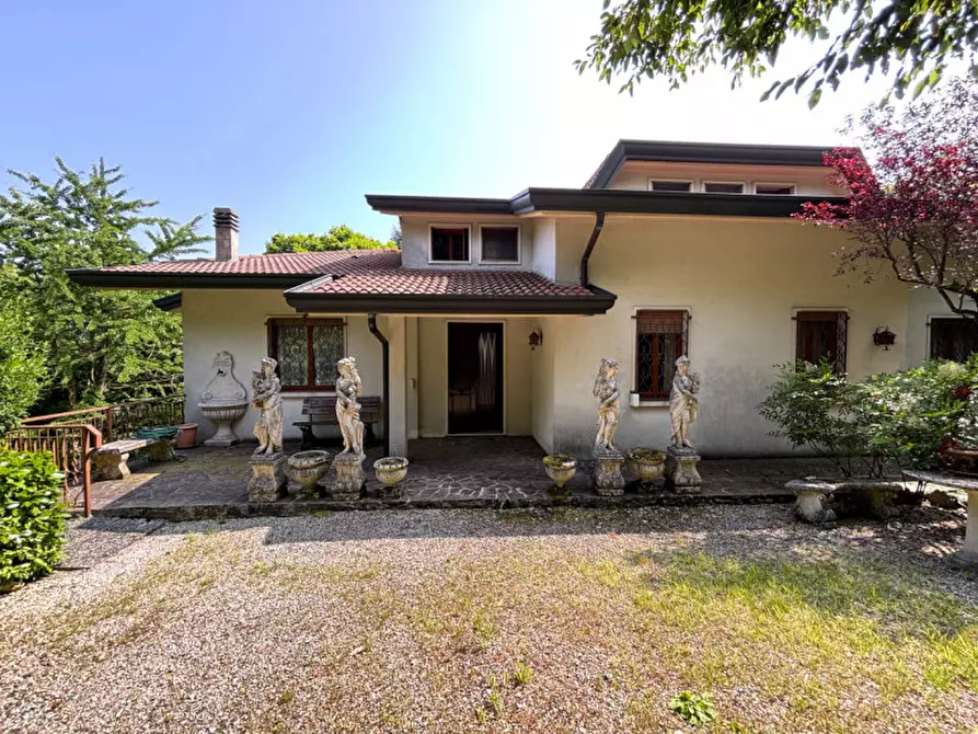 Immagine 2 di Villa in vendita  in Via Priare a Zovencedo