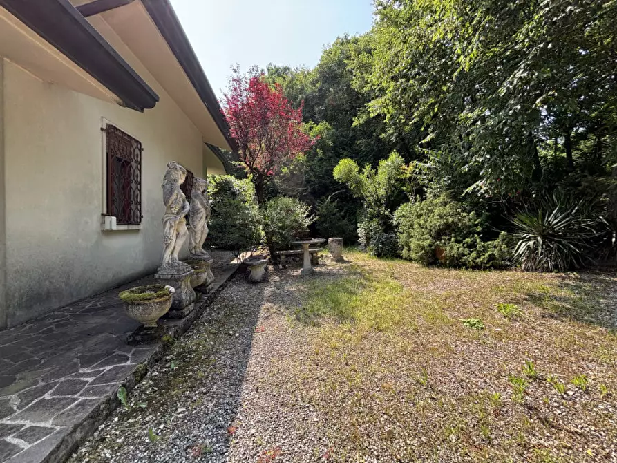 Immagine 4 di Villa in vendita  in Via Priare a Zovencedo