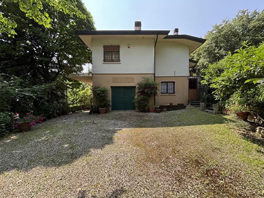 Immagine 10 di Villa in vendita  in Via Priare a Zovencedo