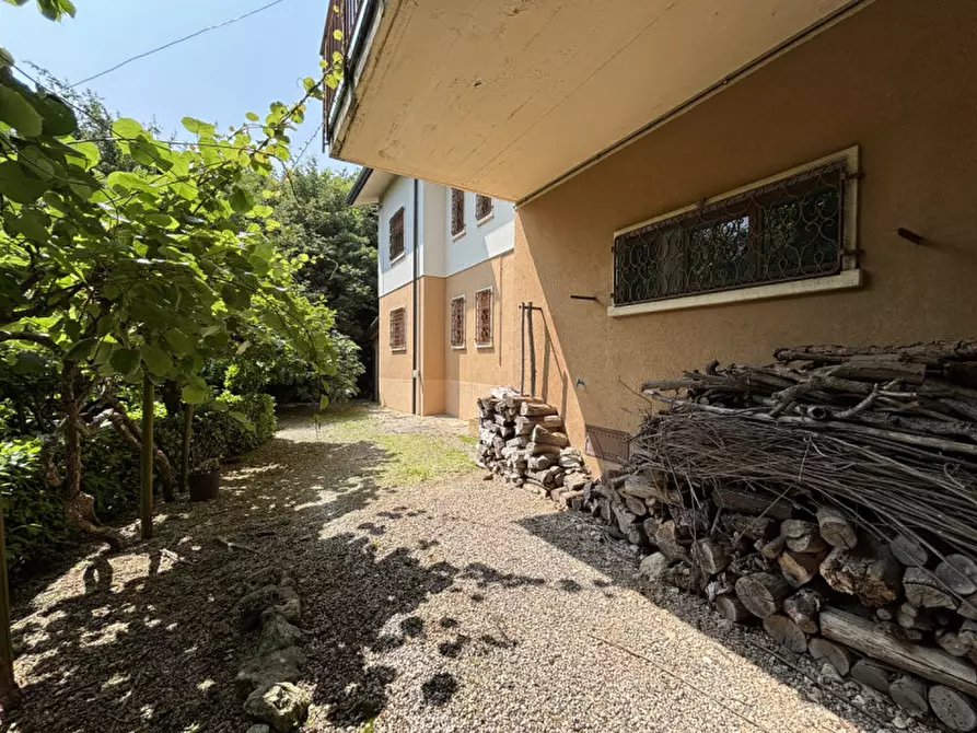 Immagine 12 di Villa in vendita  in Via Priare a Zovencedo