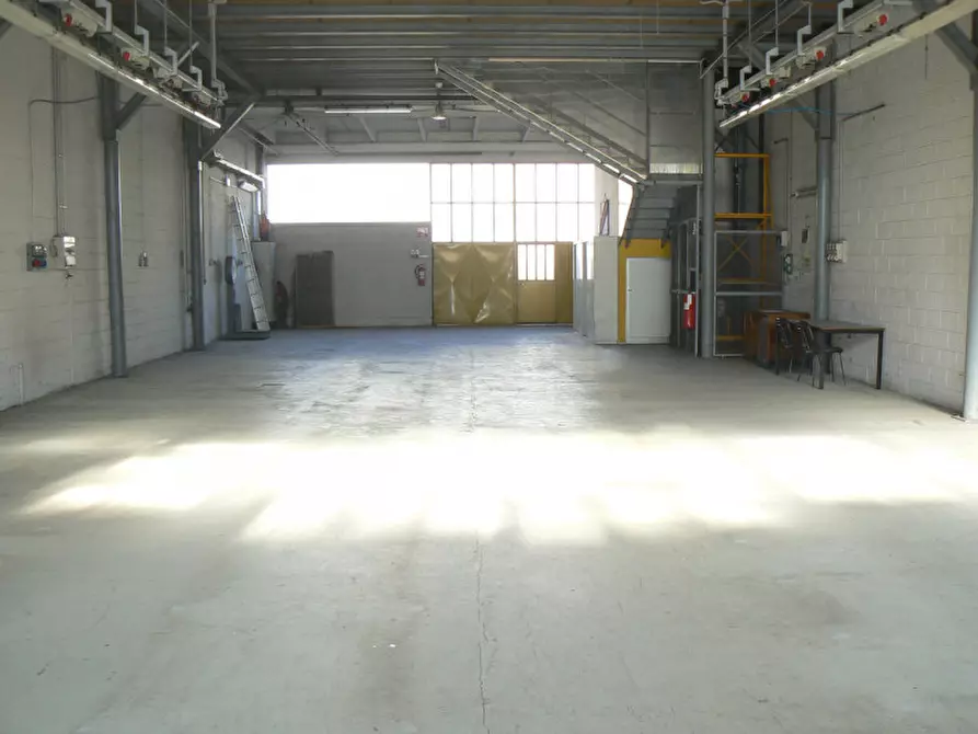 Immagine 2 di Capannone industriale in affitto  in Via Luciano Manara 18 a Nerviano