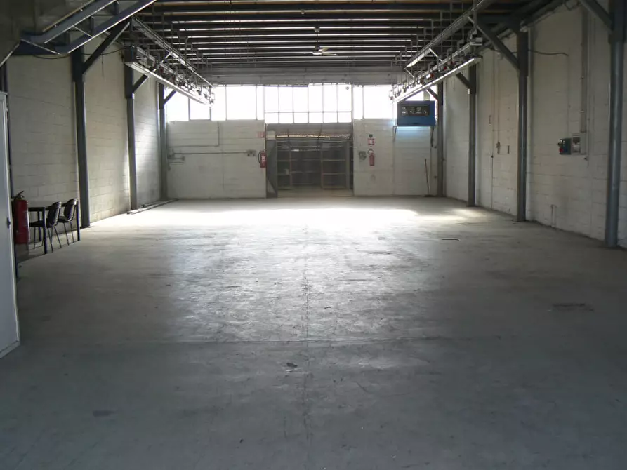Immagine 3 di Capannone industriale in affitto  in Via Luciano Manara 18 a Nerviano