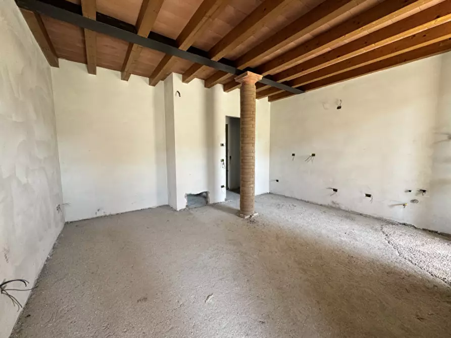 Immagine 2 di Appartamento in vendita  in Strada Ugozzolo n.113 a Parma