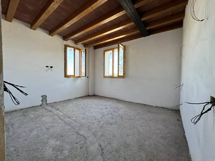 Immagine 5 di Appartamento in vendita  in Strada Ugozzolo n.113 a Parma