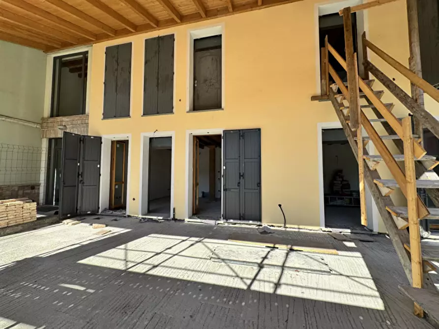 Immagine 9 di Appartamento in vendita  in Strada Ugozzolo n.113 a Parma