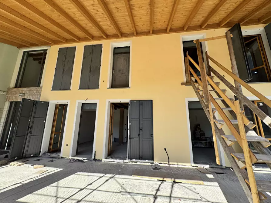 Immagine 11 di Appartamento in vendita  in Strada Ugozzolo n.113 a Parma