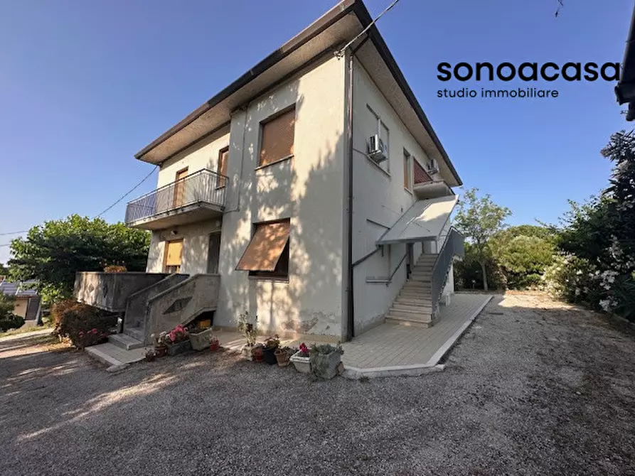 Immagine 5 di Casa bifamiliare in vendita  in Strada per Sant'angelo 113 a Senigallia