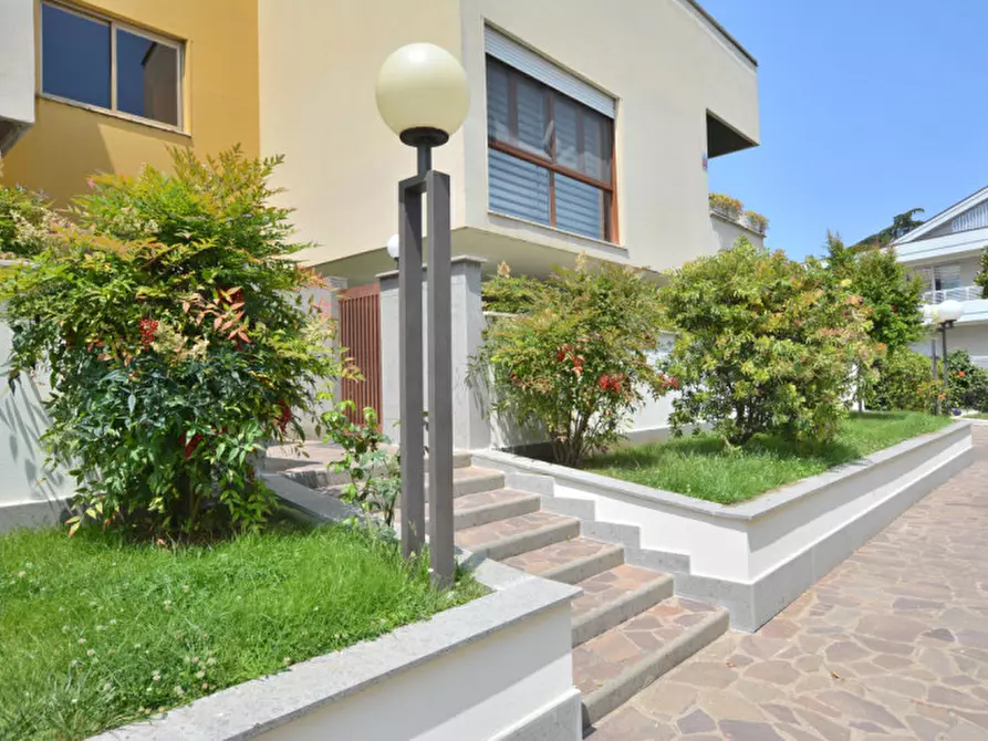 Immagine 1 di Appartamento in vendita  in Via Pupinia, 26 a Roma