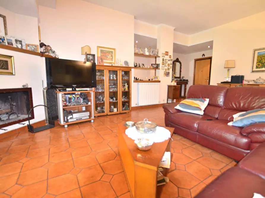 Immagine 2 di Appartamento in vendita  in Via Pupinia, 26 a Roma