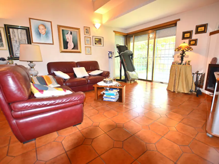 Immagine 4 di Appartamento in vendita  in Via Pupinia, 26 a Roma