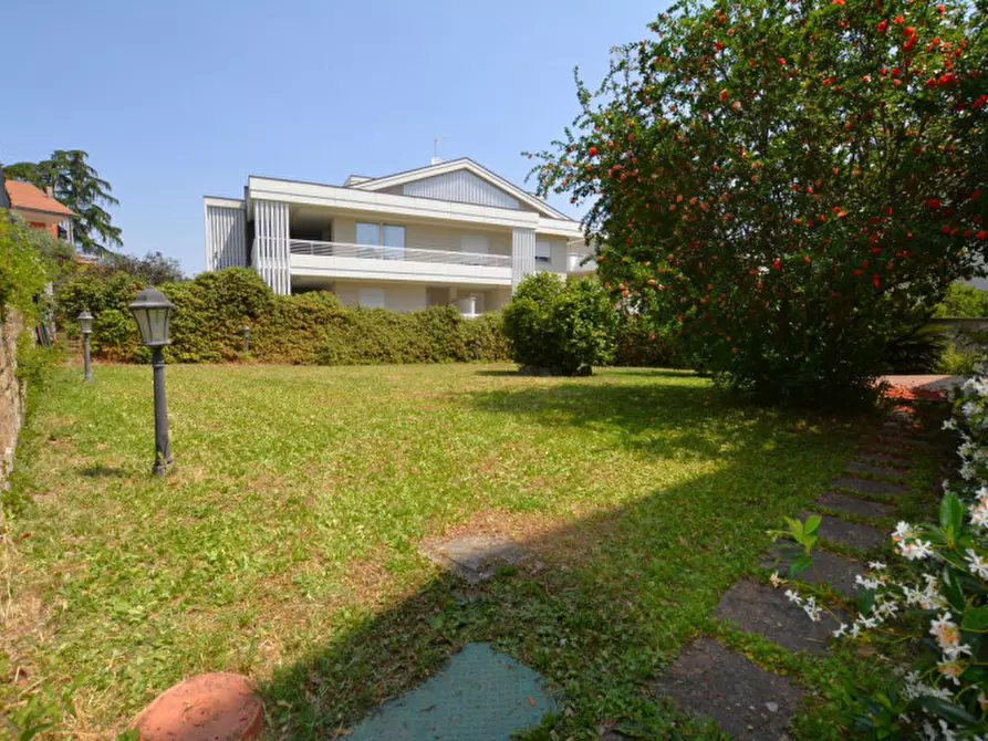 Immagine 31 di Appartamento in vendita  in Via Pupinia, 26 a Roma