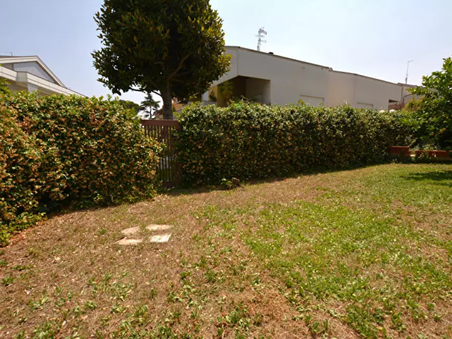 Immagine 35 di Appartamento in vendita  in Via Pupinia, 26 a Roma