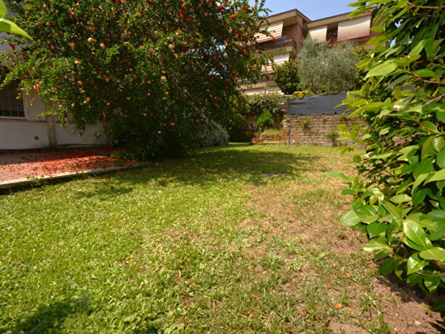 Immagine 38 di Appartamento in vendita  in Via Pupinia, 26 a Roma