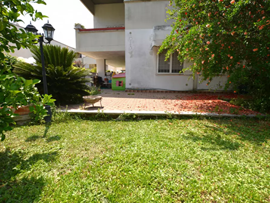 Immagine 39 di Appartamento in vendita  in Via Pupinia, 26 a Roma