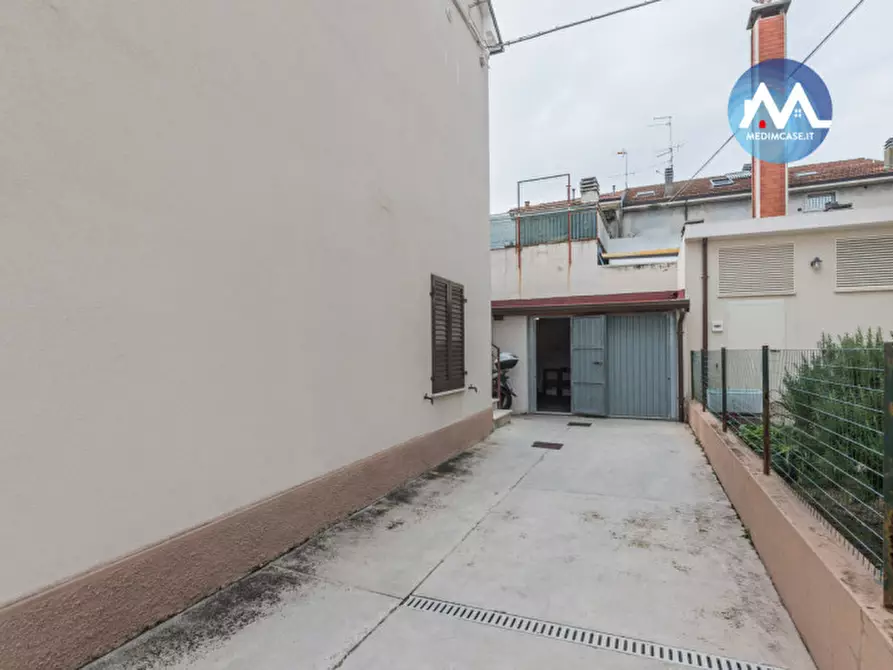 Immagine 27 di Appartamento in vendita  in Via Leonida Bissolati 30 a Pesaro