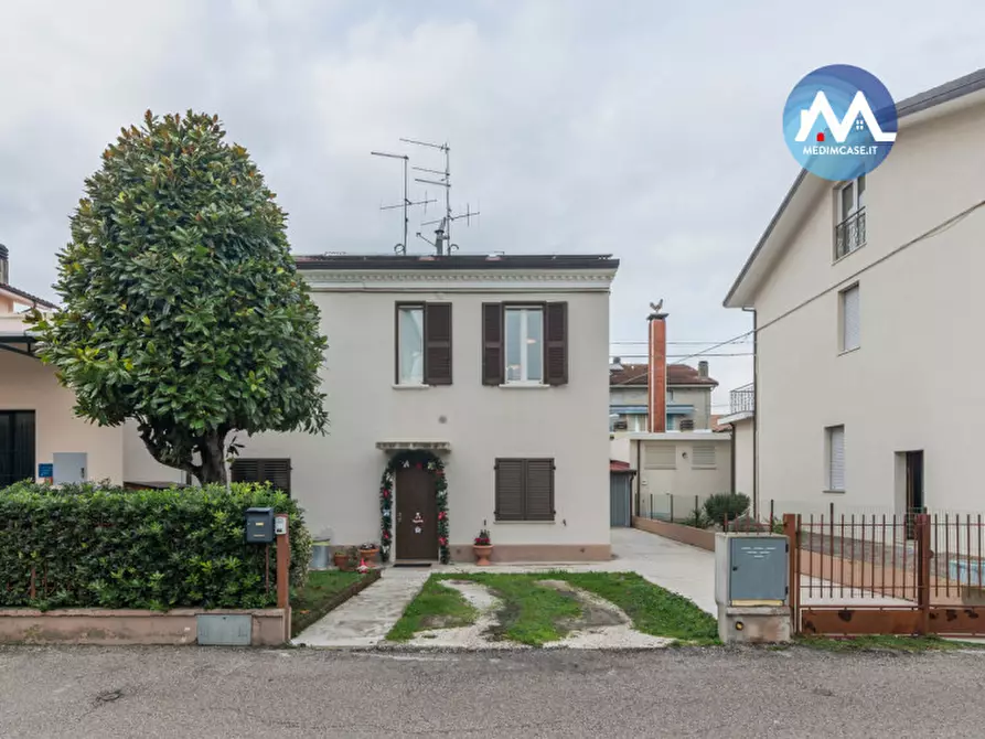 Immagine 30 di Appartamento in vendita  in Via Leonida Bissolati 30 a Pesaro