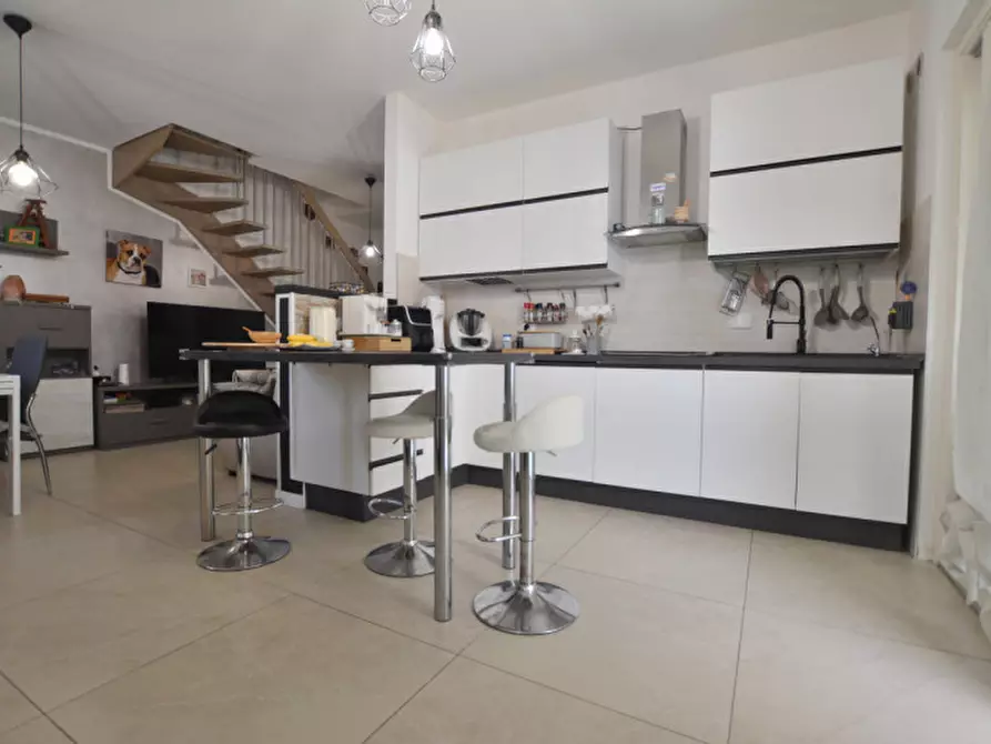 Immagine 15 di Villa in vendita  in Via Marano Equo 22c a Guidonia Montecelio