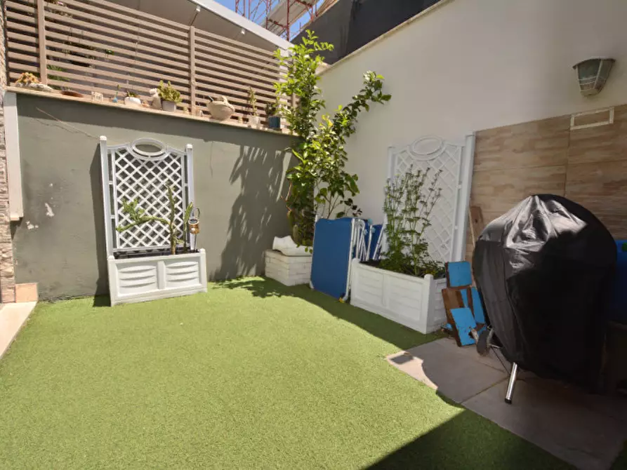 Immagine 41 di Villa in vendita  in Via Marano Equo 22c a Guidonia Montecelio