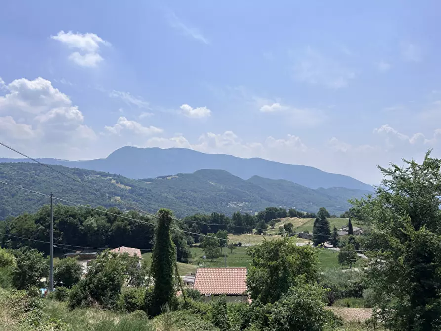 Immagine 5 di Terreno in vendita  a Caprino Veronese