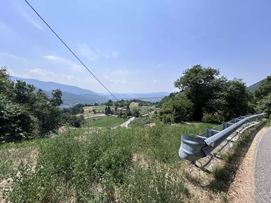 Immagine 11 di Terreno in vendita  a Caprino Veronese