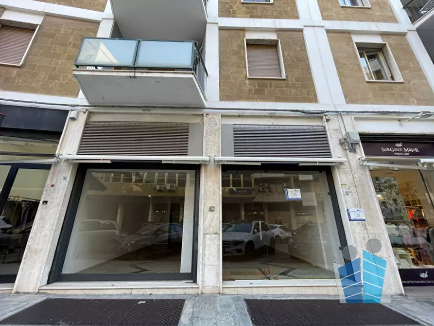 Immagine 14 di Negozio in affitto  in Piazza Giuseppe Mazzini a Lecce