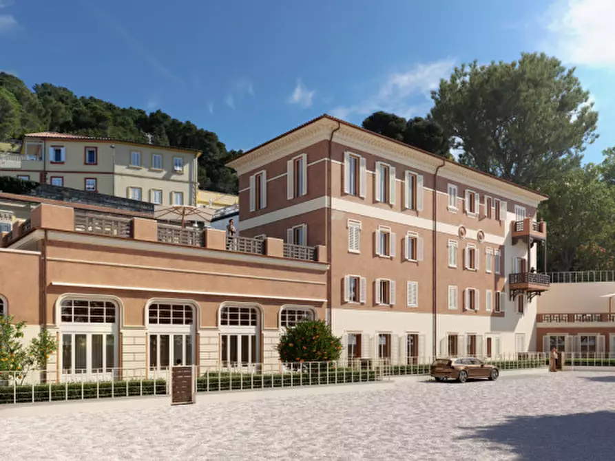 Immagine 1 di Appartamento in vendita  in VIA DI MONTENERO a Livorno