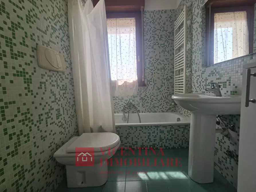 Immagine 17 di Appartamento in vendita  in strada di Polegge a Vicenza