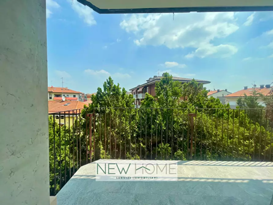 Immagine 5 di Camera in affitto  in Via Bartolomeo Giuliari 4 a Verona