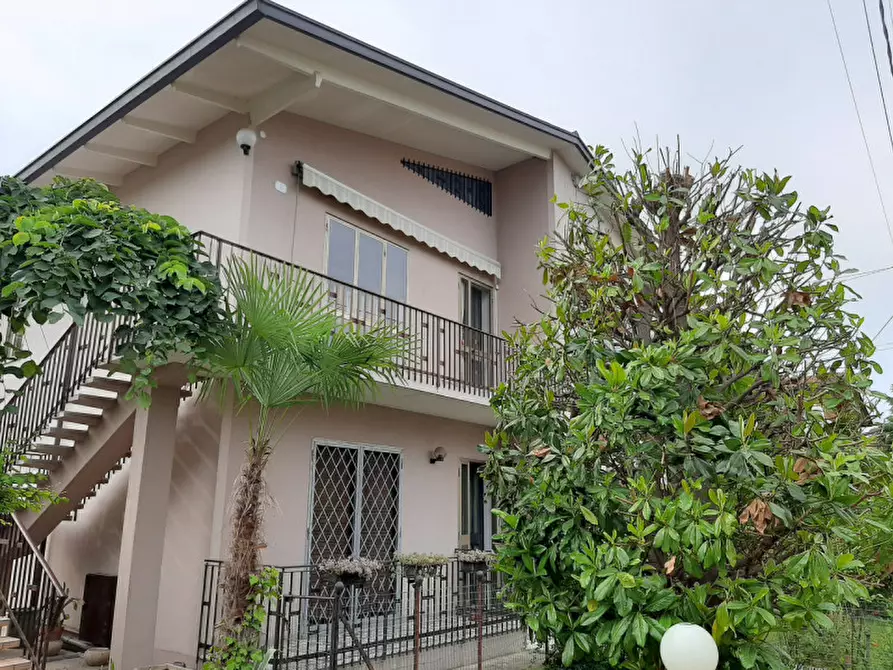 Immagine 2 di Casa bifamiliare in vendita  in Via Pietro Pinton a Padova