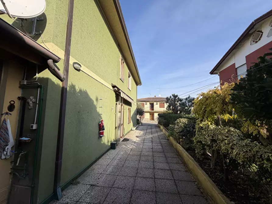 Immagine 5 di Casa bifamiliare in vendita  in Via Giovanni XXIII a Galzignano Terme