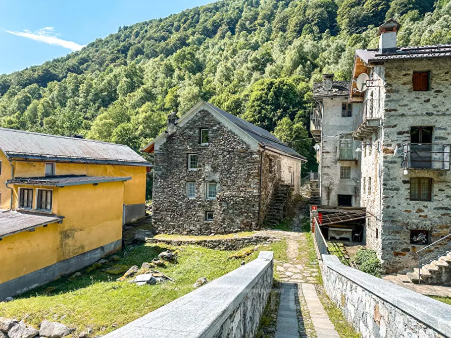 Immagine 11 di Appartamento in vendita  in Frazione Santa Maria 1 a Fobello