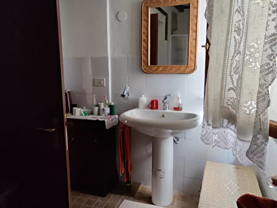 Immagine 30 di Villetta a schiera in vendita  in strada pagazzano a Berceto