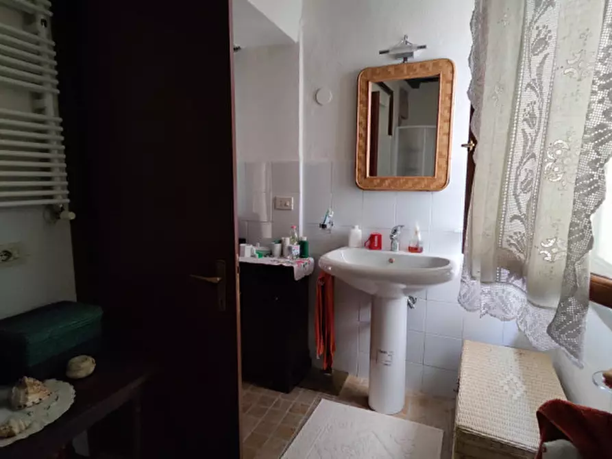 Immagine 31 di Villetta a schiera in vendita  in strada pagazzano a Berceto