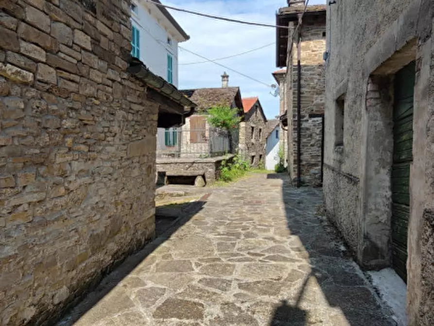 Immagine 41 di Villetta a schiera in vendita  in strada pagazzano a Berceto