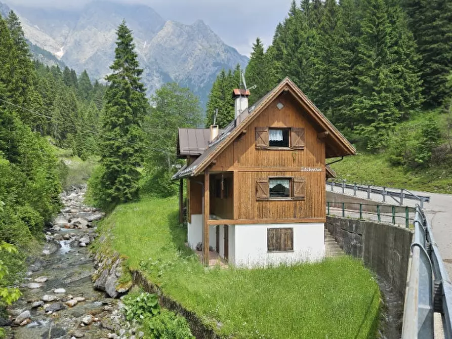 Immagine 1 di Casa indipendente in vendita  in Via Rifugio Marinelli a Forni Avoltri