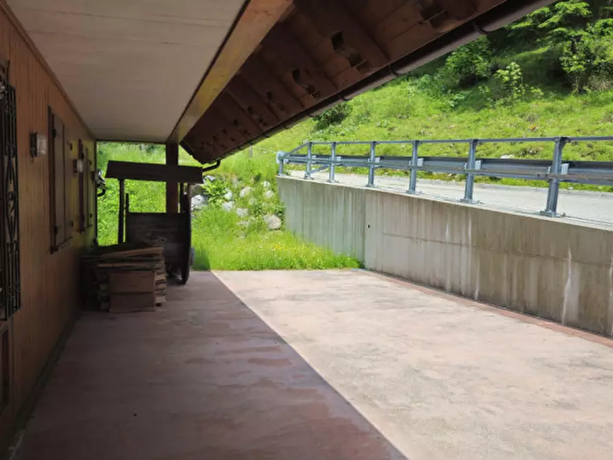 Immagine 4 di Casa indipendente in vendita  in Via Rifugio Marinelli a Forni Avoltri