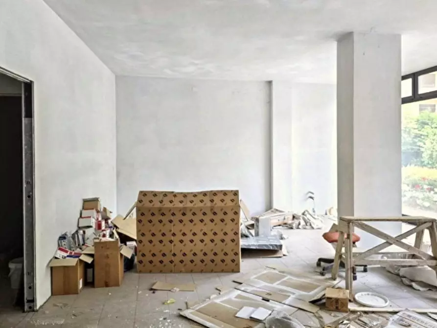 Immagine 6 di Negozio in vendita  in Piazzale Mariano Rumor, 36072 Chiampo VI, Italia a Chiampo