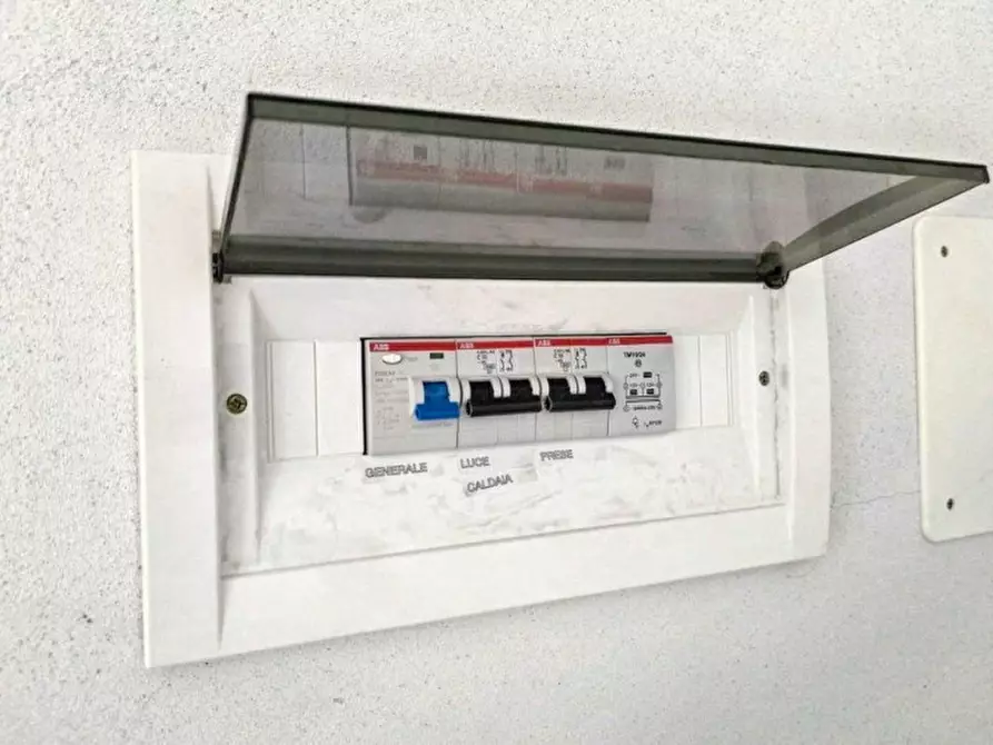 Immagine 8 di Negozio in vendita  in Piazzale Mariano Rumor, 36072 Chiampo VI, Italia a Chiampo