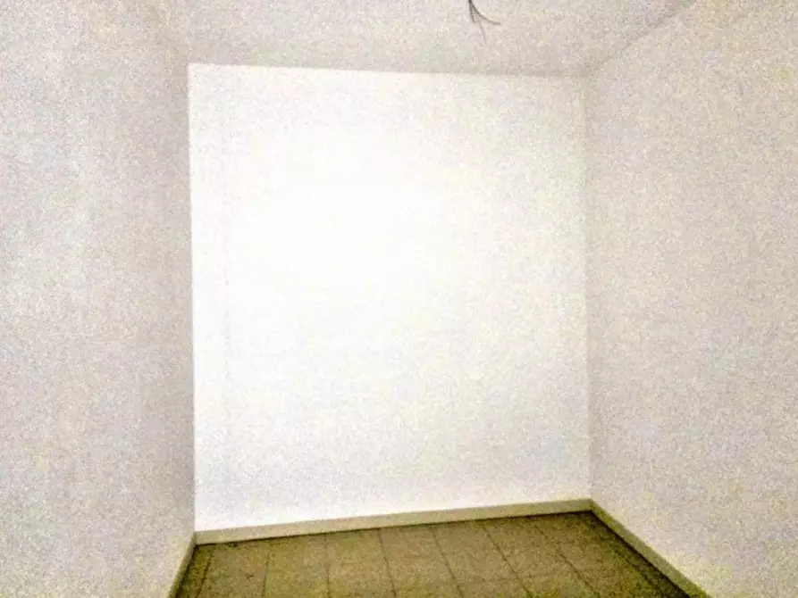 Immagine 6 di Ufficio in vendita  in Piazzale Mariano Rumor, 36072 Chiampo VI, Italia a Chiampo