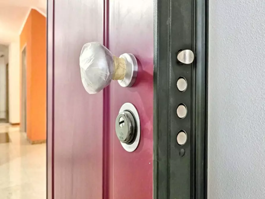 Immagine 8 di Ufficio in vendita  in Piazzale Mariano Rumor, 36072 Chiampo VI, Italia a Chiampo