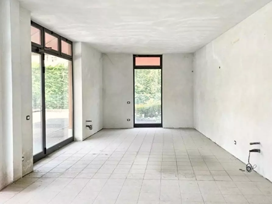 Immagine 6 di Negozio in vendita  in Piazzale Mariano Rumor, 36072 Chiampo VI, Italia a Chiampo