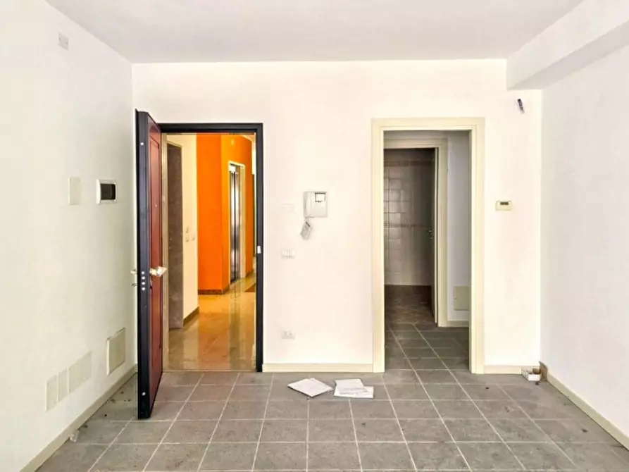 Immagine 7 di Ufficio in vendita  in Piazzale Mariano Rumor, 36072 Chiampo VI, Italia a Chiampo