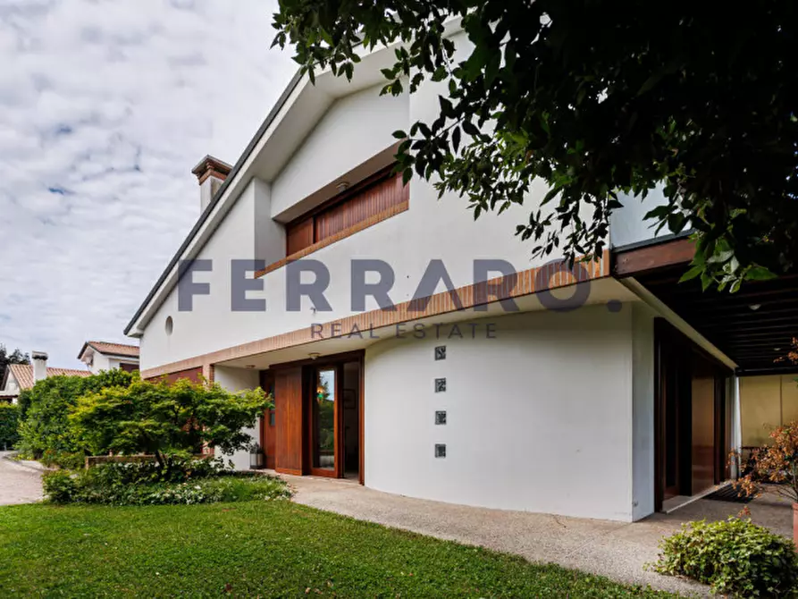 Immagine 1 di Casa indipendente in vendita  in Via Amendola a Paese