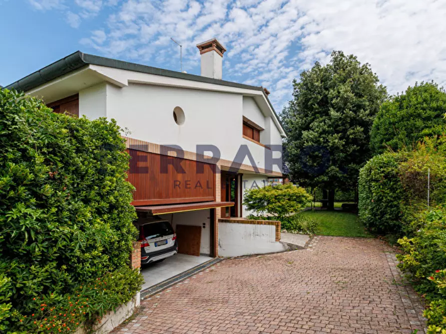 Immagine 4 di Casa indipendente in vendita  in Via Amendola a Paese