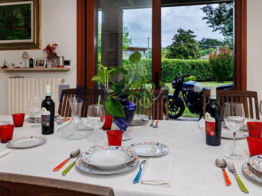 Immagine 11 di Casa indipendente in vendita  in Via Amendola a Paese