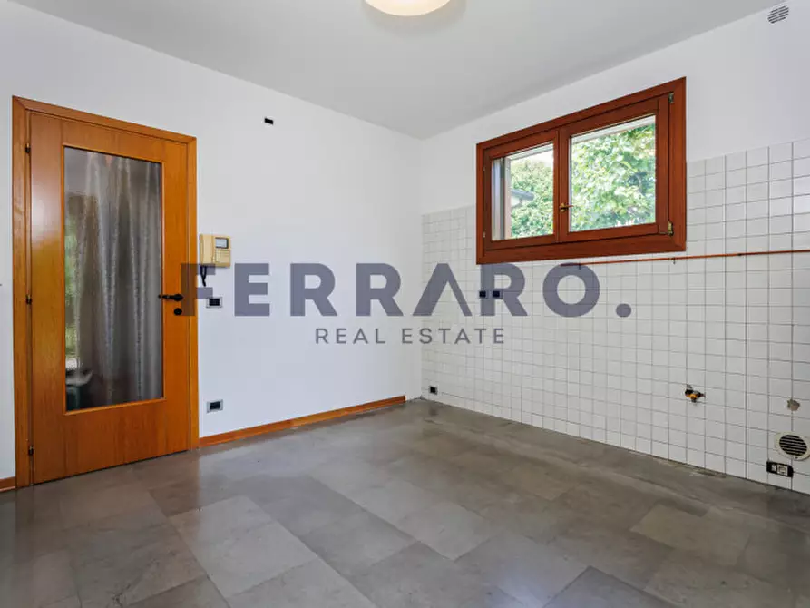 Immagine 13 di Casa indipendente in vendita  in Via Amendola a Paese