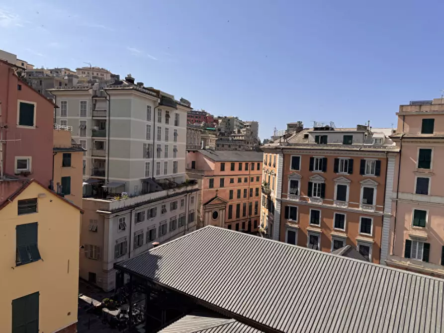 Immagine 3 di Appartamento in vendita  in piazza del Carmine a Genova